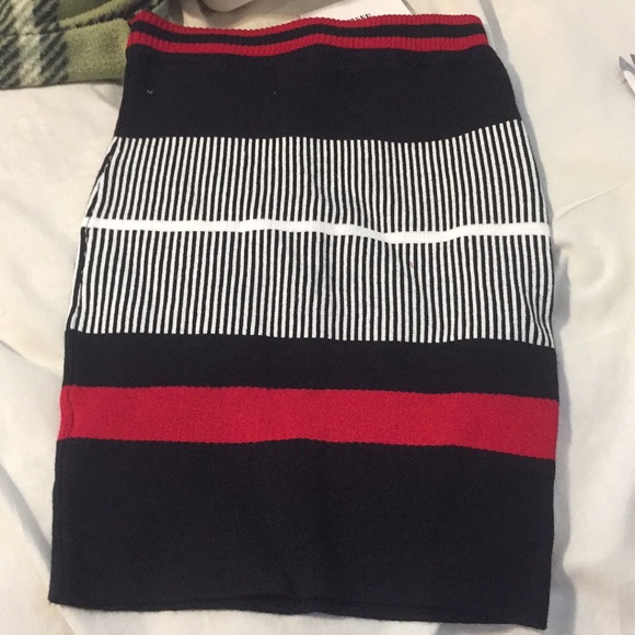 LF red/black striped knit skirt - Picture 2 of 2
